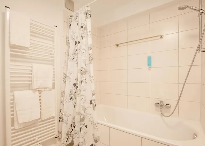 Отель Sure By Western