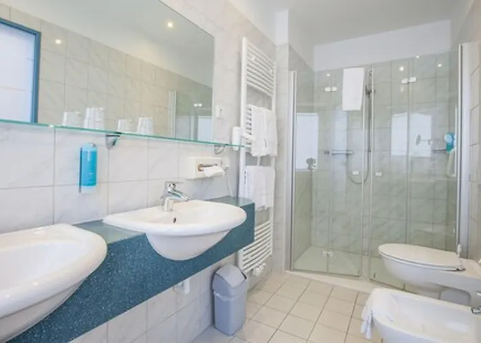 Hotel Sure By Western 4*